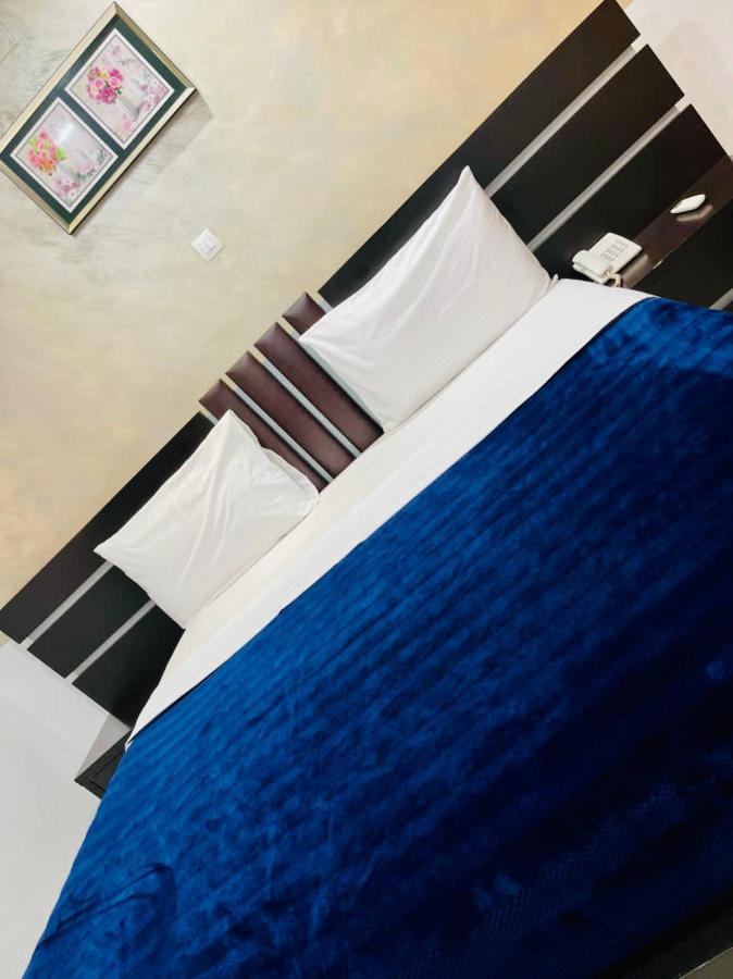 Class Hotel Brazzaville Luaran gambar