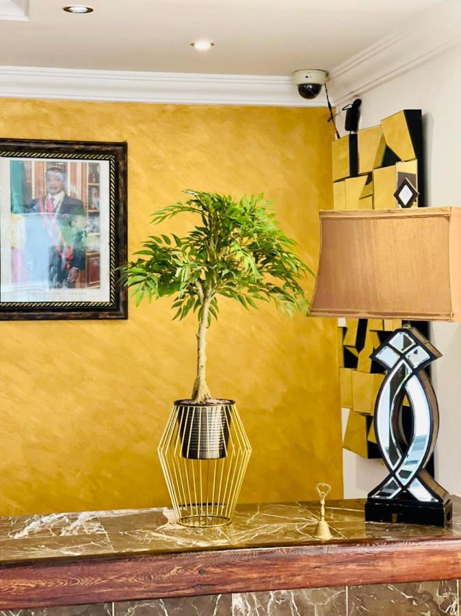 Class Hotel Brazzaville Luaran gambar