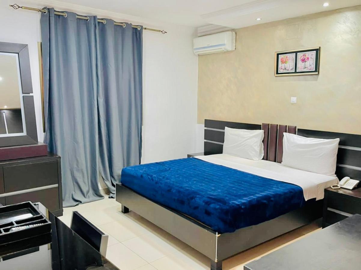 Class Hotel Brazzaville Luaran gambar