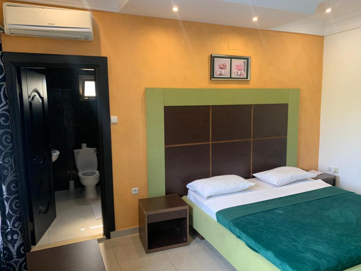 Class Hotel Brazzaville Luaran gambar